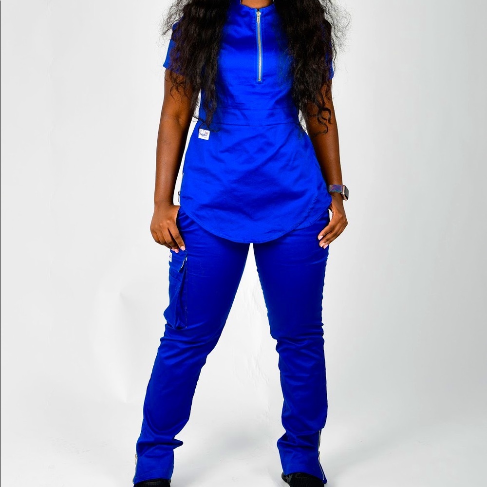 High-quality, stylish and comfortable medical scrubs beautiful details